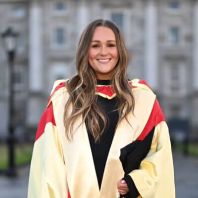 Dr Sarah Wallace graduating in Dec 2023